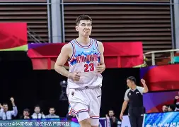 新疆男篮遭遇广州队，实力均衡充满对抗(新疆广东队的男篮比赛)