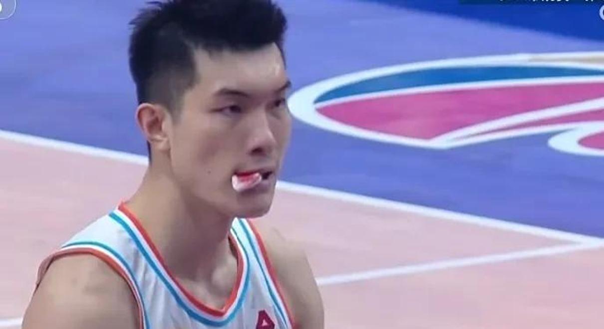 生日快乐！山东男篮分享球队为郭凯庆生视频