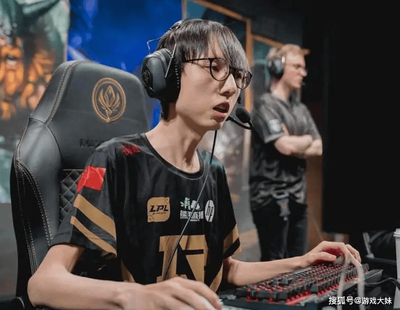 赔不了一点，MLXG谈官司败诉：2500W怎么还？RNG要不把我卖了吧！