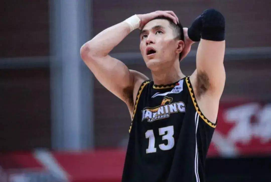 包含郭艾伦NBA夏季联赛集锦：对阵国王砍下20分5助攻的词条